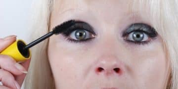 Master False Eyelashes: Your 2025 DE Tutorial - Cover Image