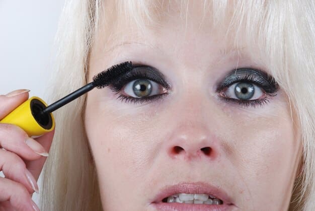 Master False Eyelashes: Your 2025 DE Tutorial