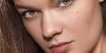 The Secret to Glowing Skin: Highlighting & Strobing in 2025 - Cover Image