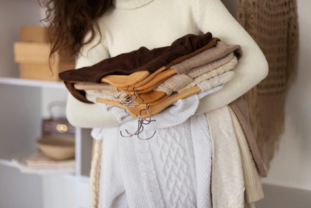 Seasonal Wardrobe Transition: 5 Essential Steps for Spring 2026 Apparel Organization